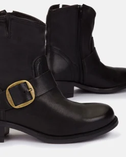 Flat Booty MONS-001 Black