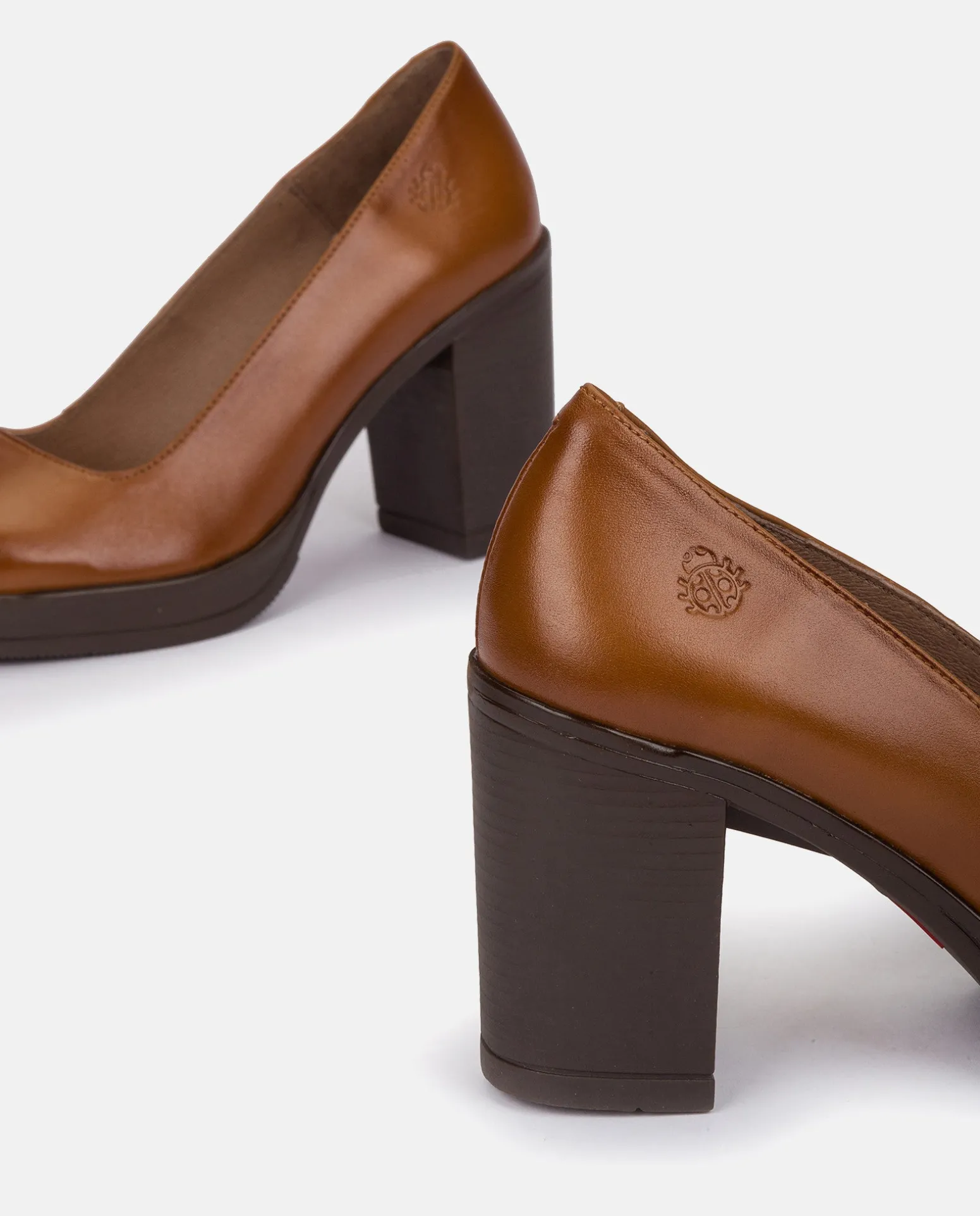 Heeled Shoe PILSEN-007 Leather