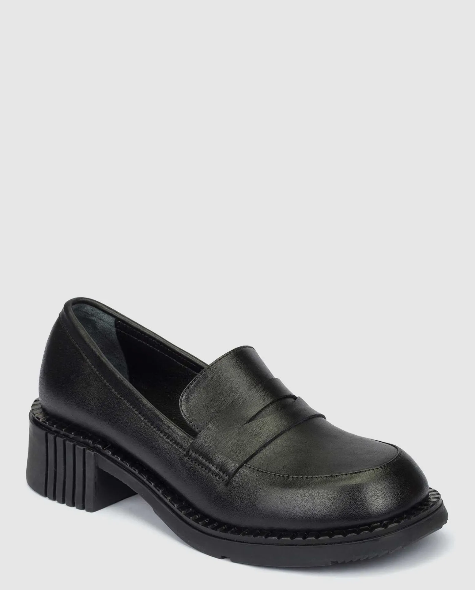 Heeled Shoe Yumara 001 Black